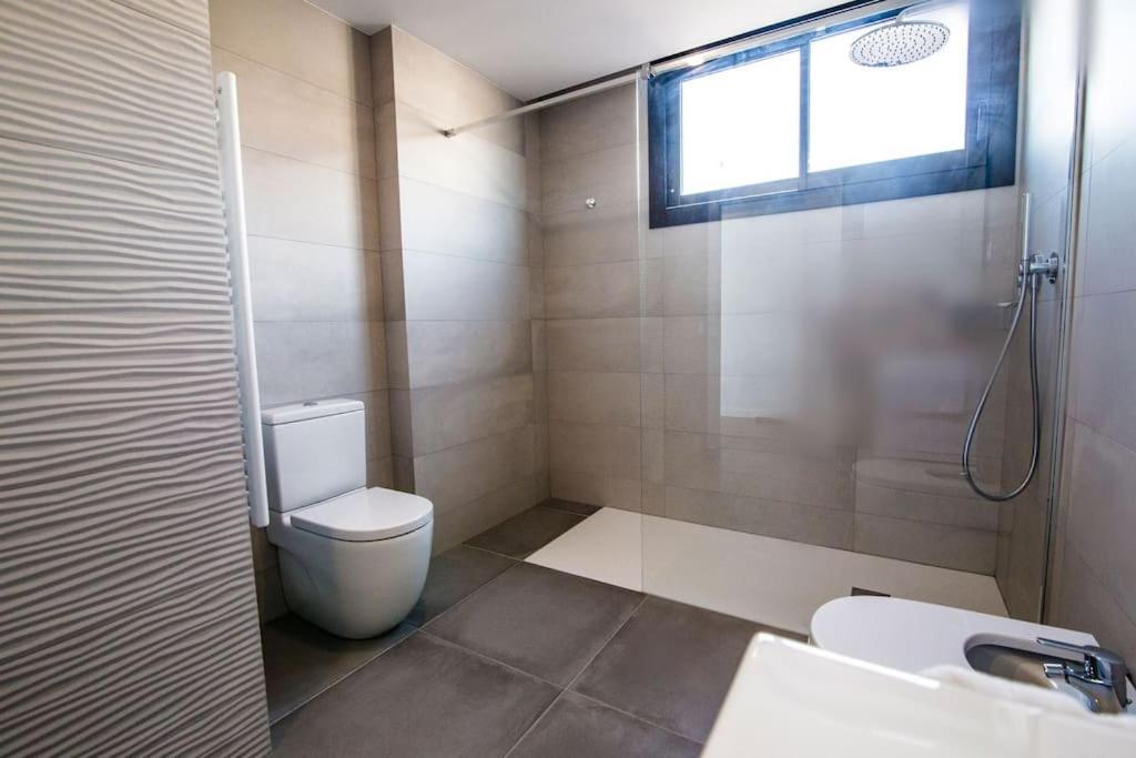 Atico Con Terraza En El Centro De Reus Apartment Exterior photo